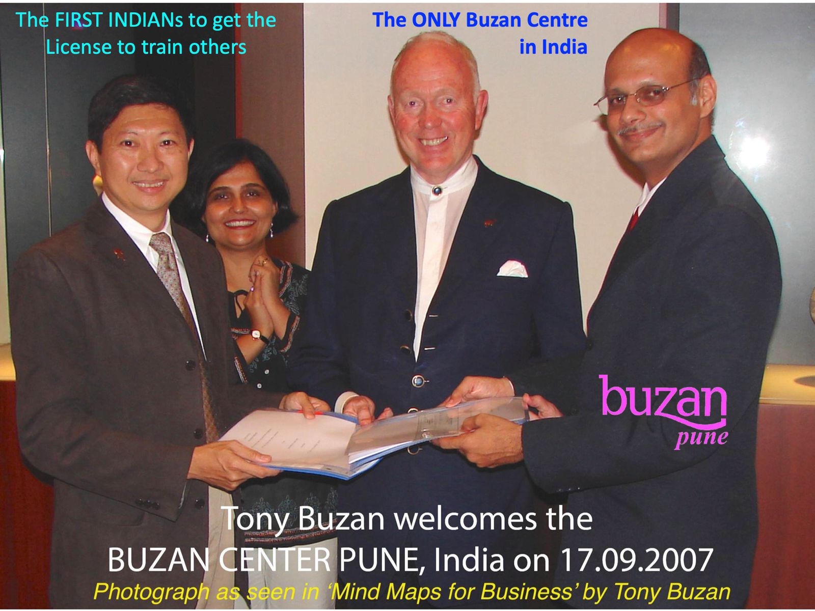 Tony Buzan welcoming Buzan Centre Pune, India 2007